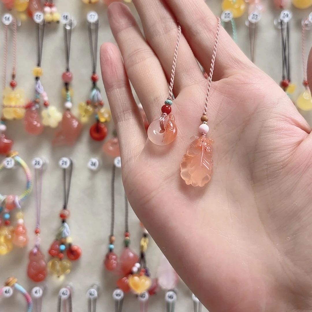 南红玛瑙未镶嵌吊坠(赠链)