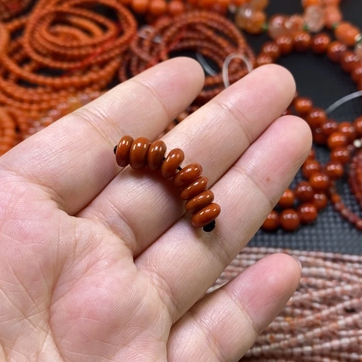 南红玛瑙未镶嵌手链一组