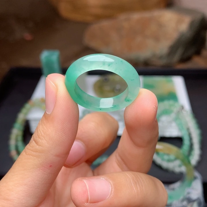 石英质玉未镶嵌戒指