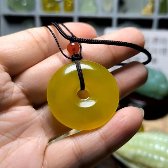 未镶嵌蛇纹石玉颈饰