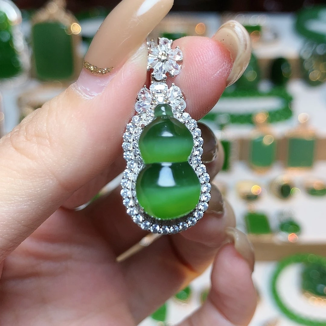 未镶嵌颈饰和田玉（碧玉）