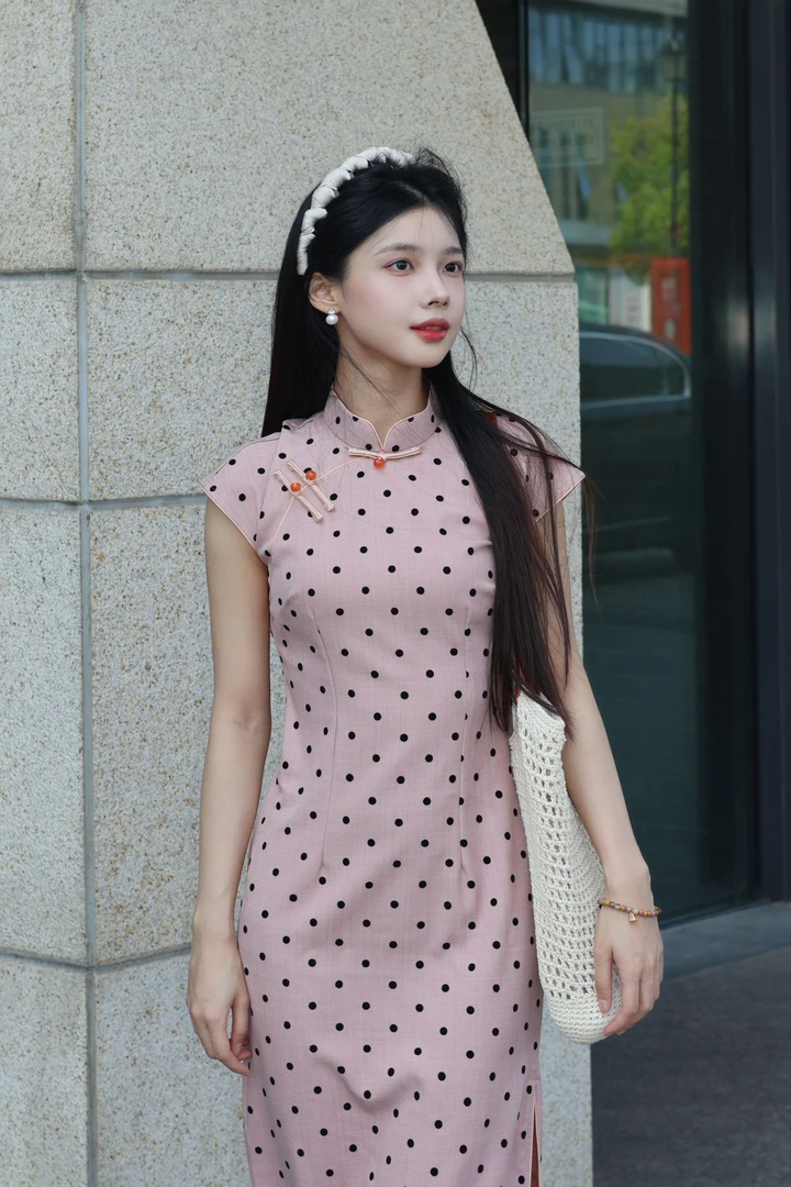 蓝荷 粉色波点修身改良新中式旗袍日常可爱少女连衣裙夏季薄款
