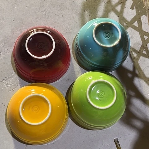 微瑕，不能明火，口径11.5，高6红黄绿蓝