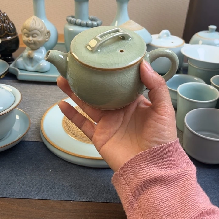 汝瓷豆绿汉瓦壶一级品