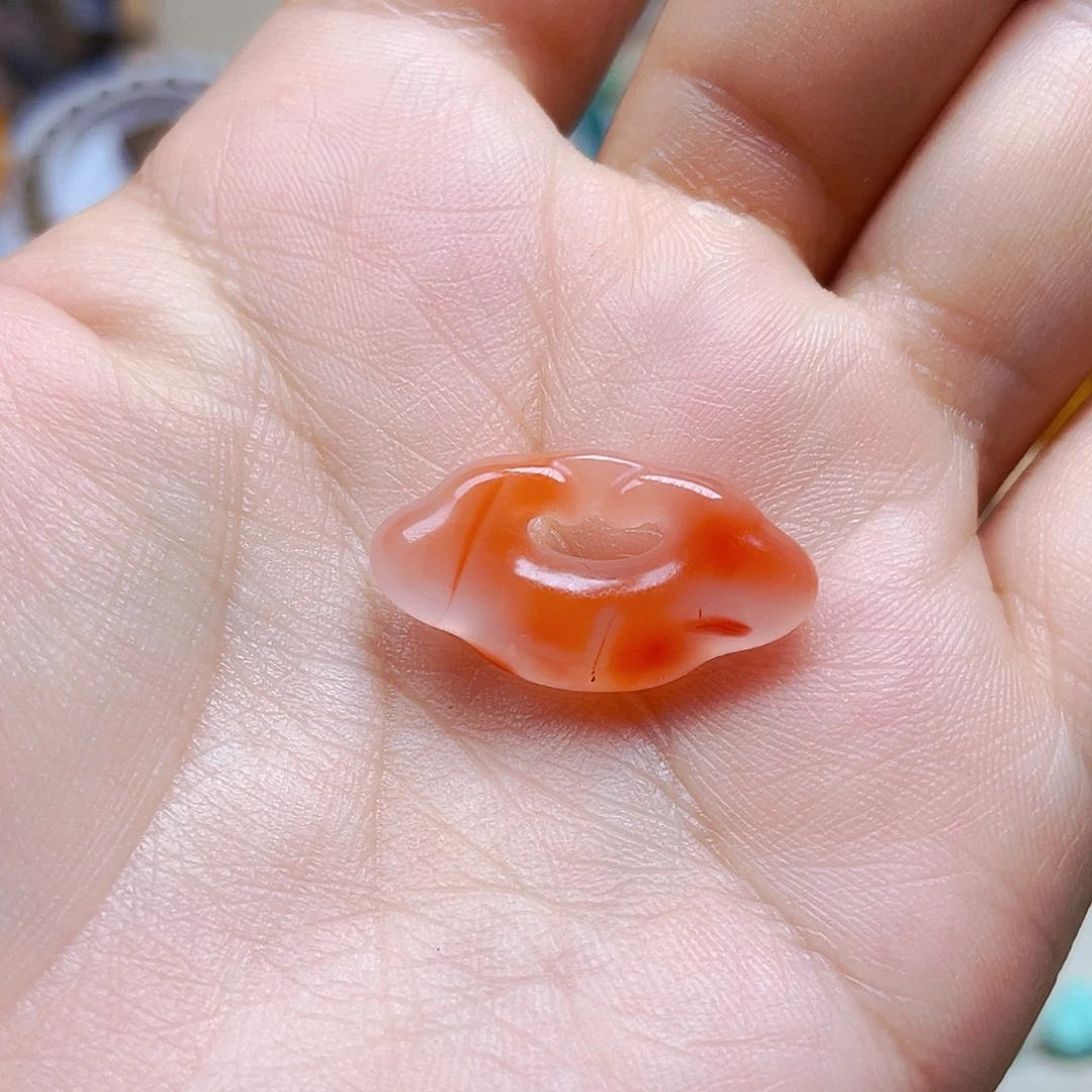 南红玛瑙未镶嵌挂件订制