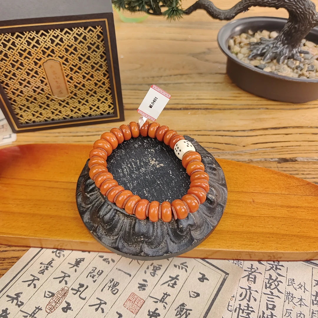 【武当山严选】ML0401清末老蜜蜡随型牛皮隔片转运骰手串