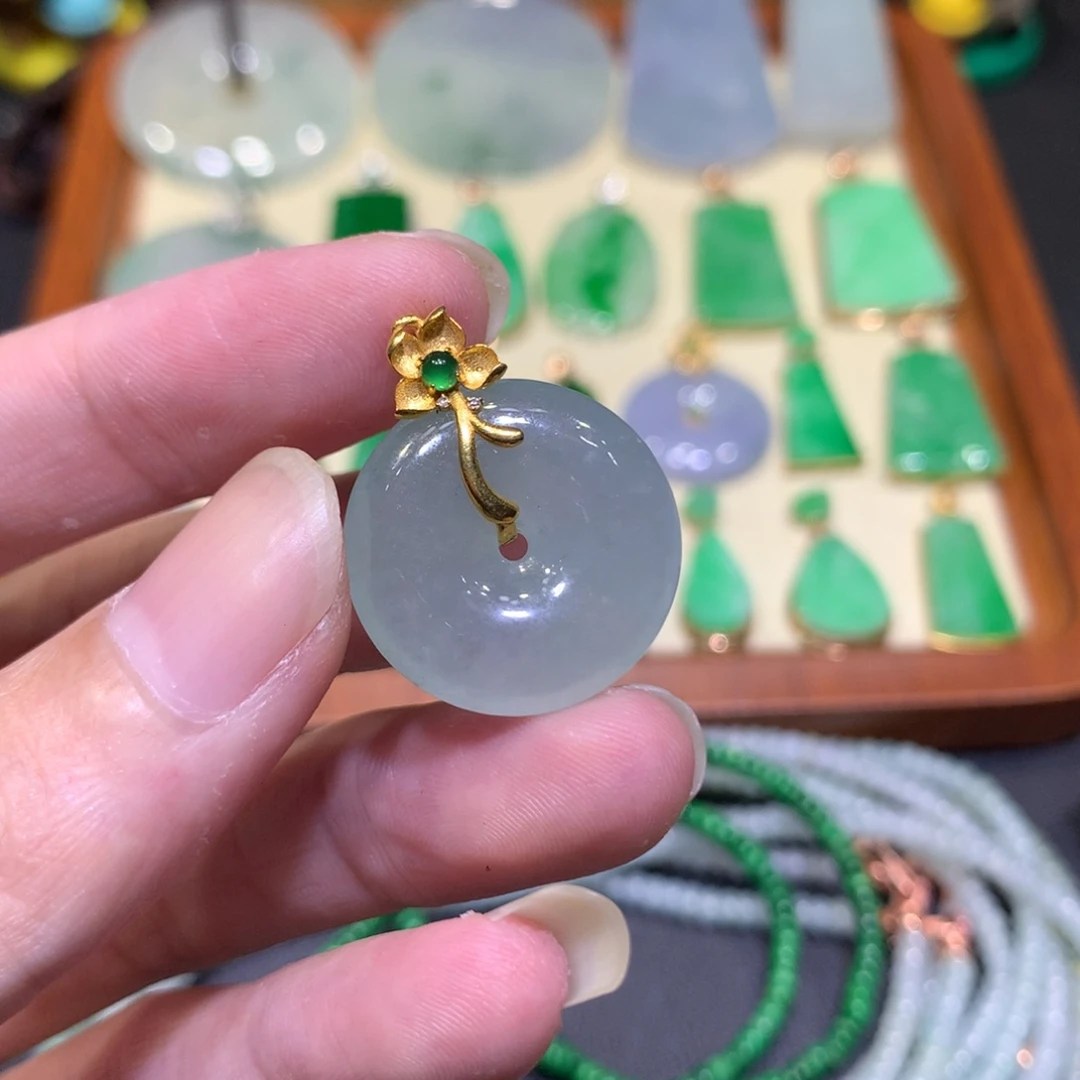 翡翠18K金镶嵌吊坠(不含链)