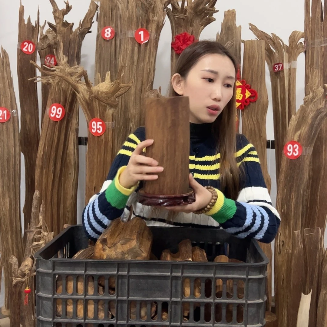 沉香碎屑沉香原材料