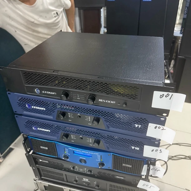 8新  皇冠功放机一台不包邮