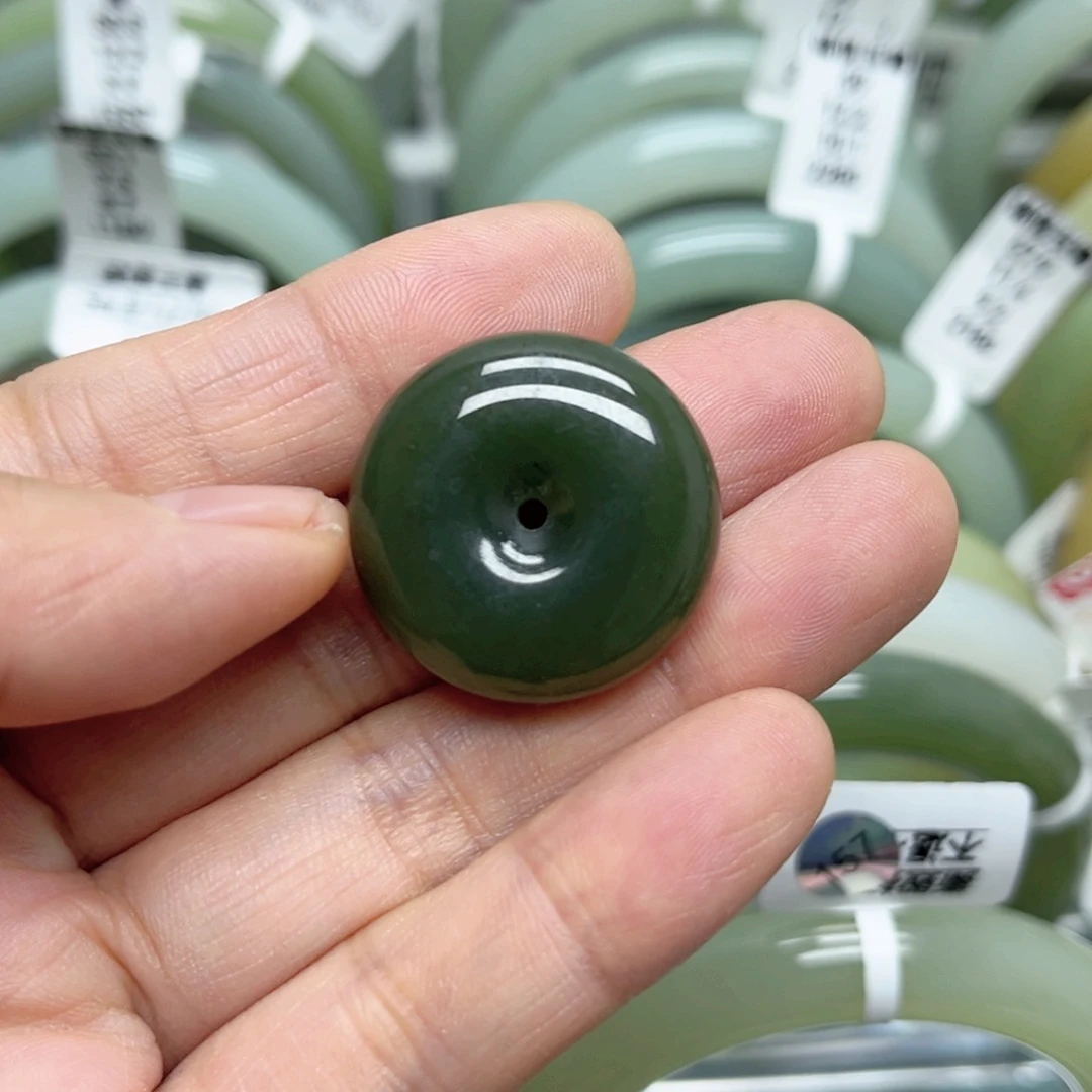 未镶嵌手镯和田玉（糖玉）