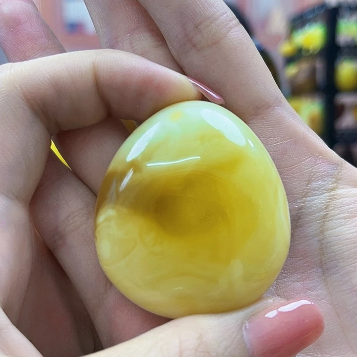 琥珀未镶嵌颈饰吊坠