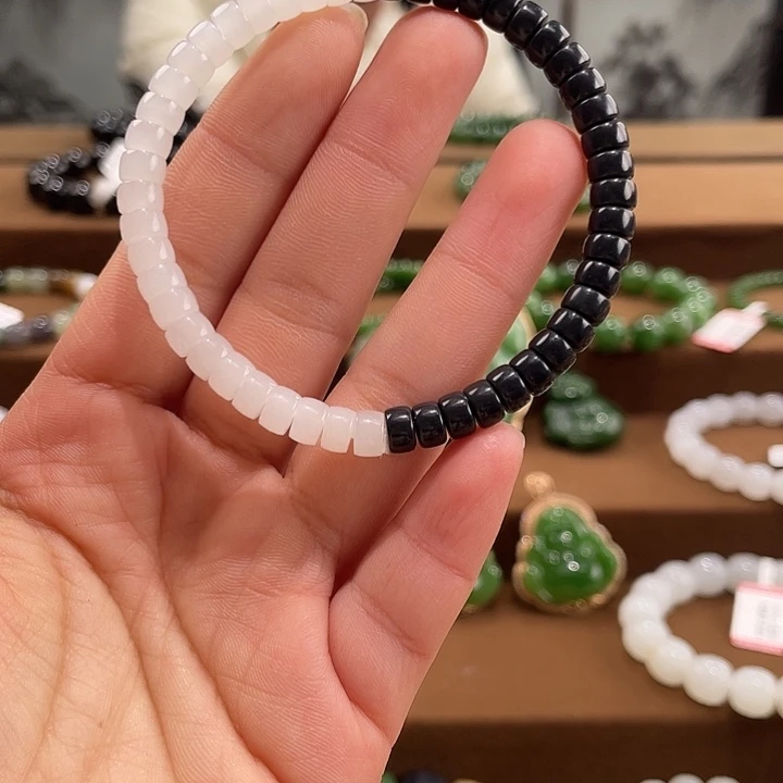 和田玉未镶嵌手串