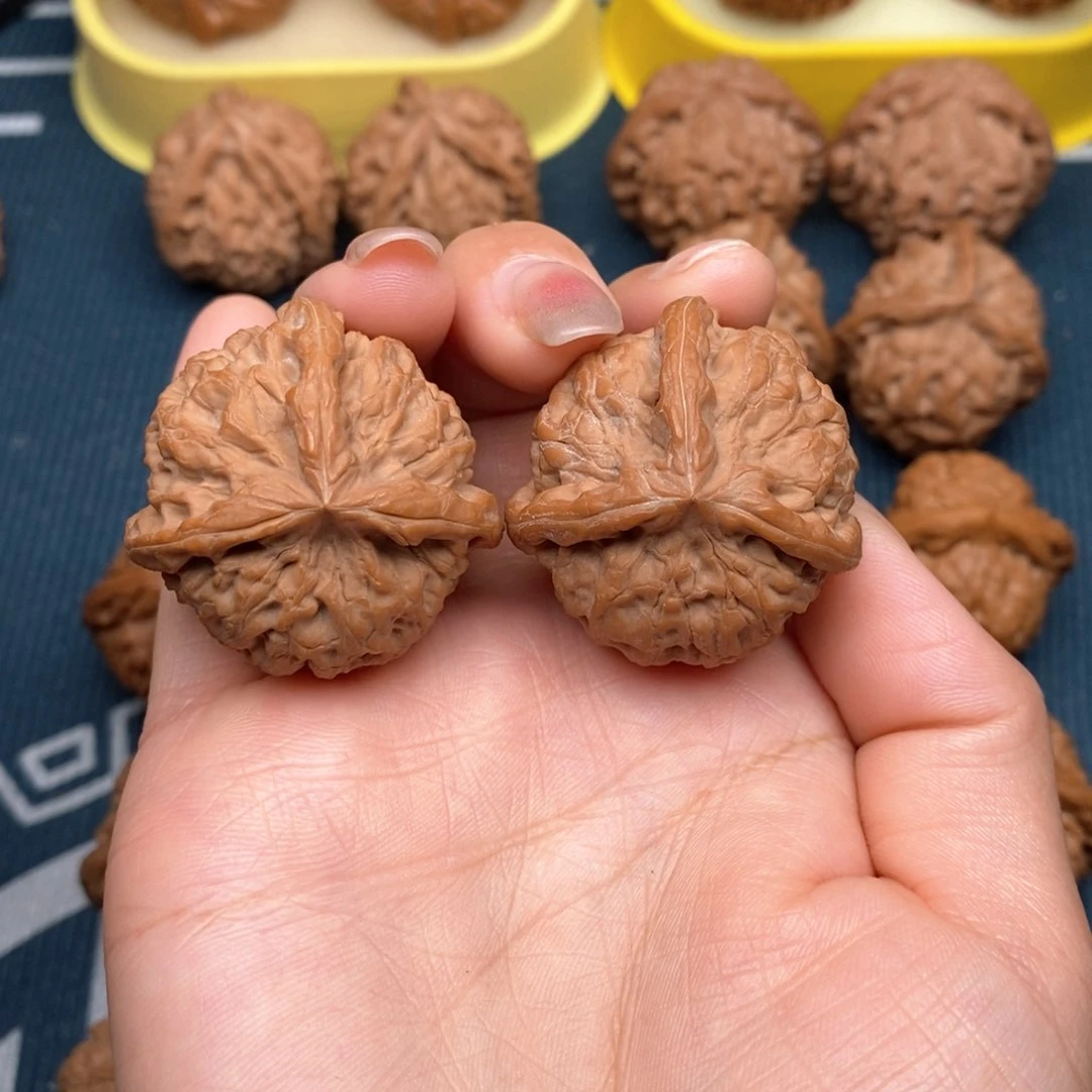 吊坠文玩核桃雪狮37肚