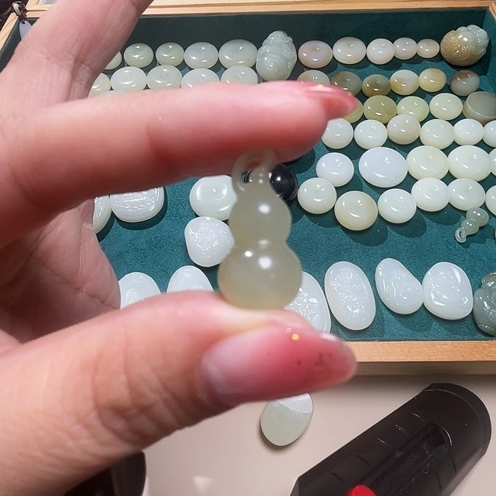 和田玉（糖玉）未镶嵌珠宝半成品