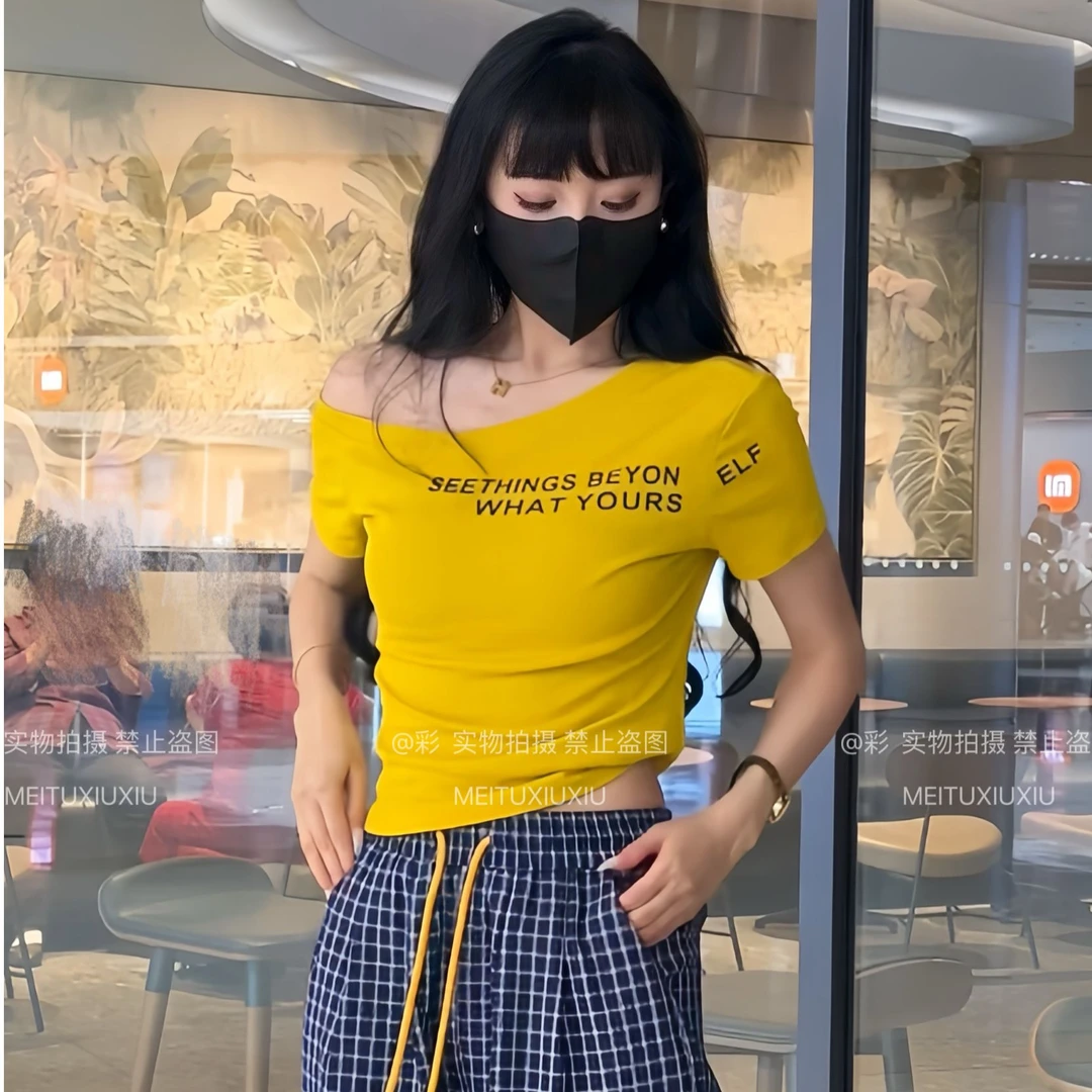 字母印花夏季2025新款美式辣妹黄色短款T恤收腰女生露肩短袖上衣