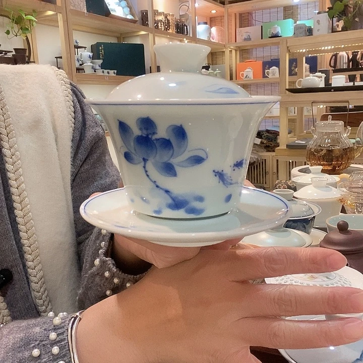 青瓷手绘盖碗瓷器