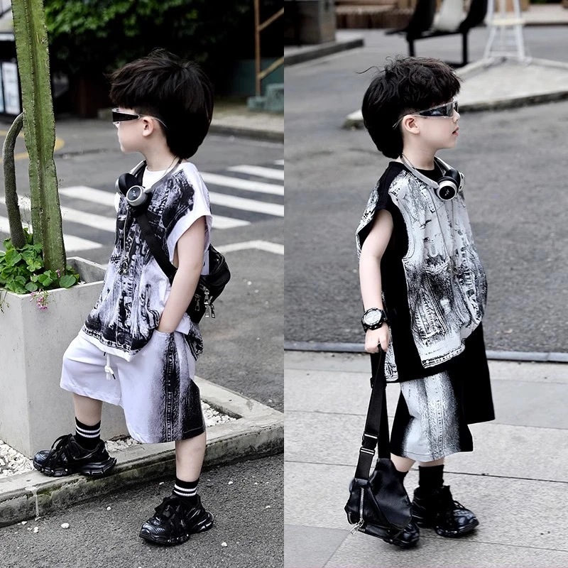 韩范痞帅小男童装儿童夏季薄款2025新款满印帅气无袖背心短袖T恤