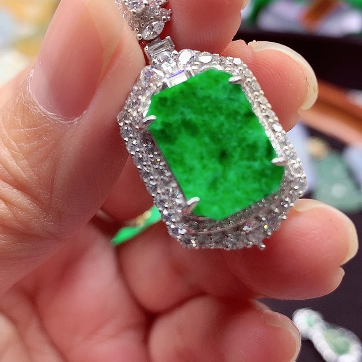 翡翠银S925镶嵌颈饰翡翠