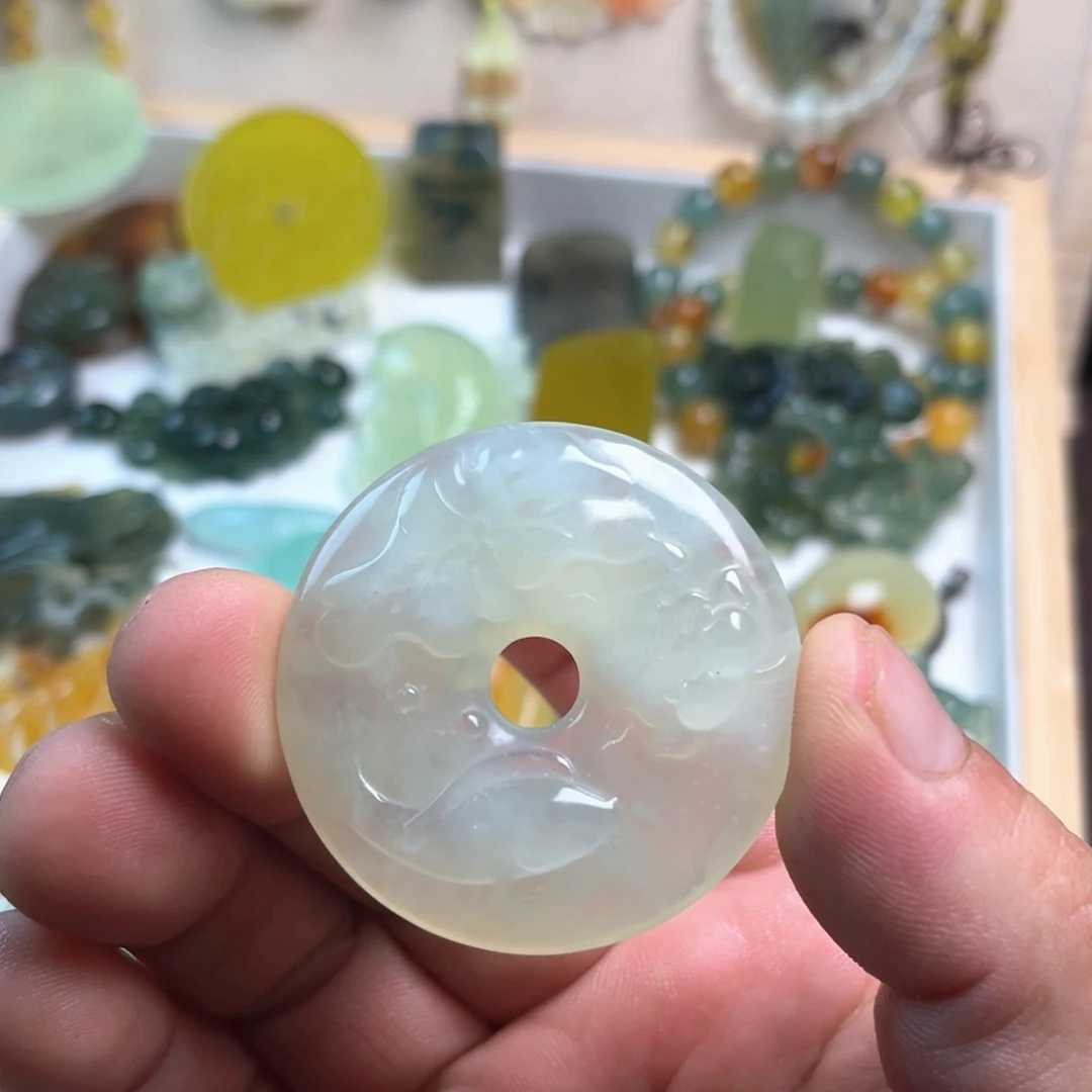 未镶嵌蛇纹石玉颈饰