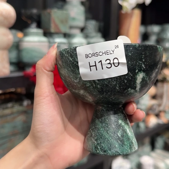 H130。磕。       花。