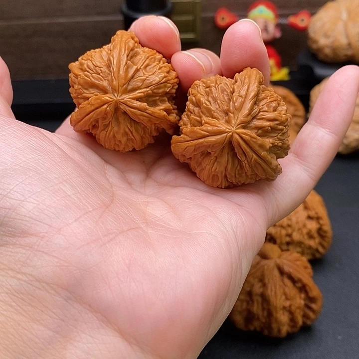 夏***风文玩核桃把件白奔