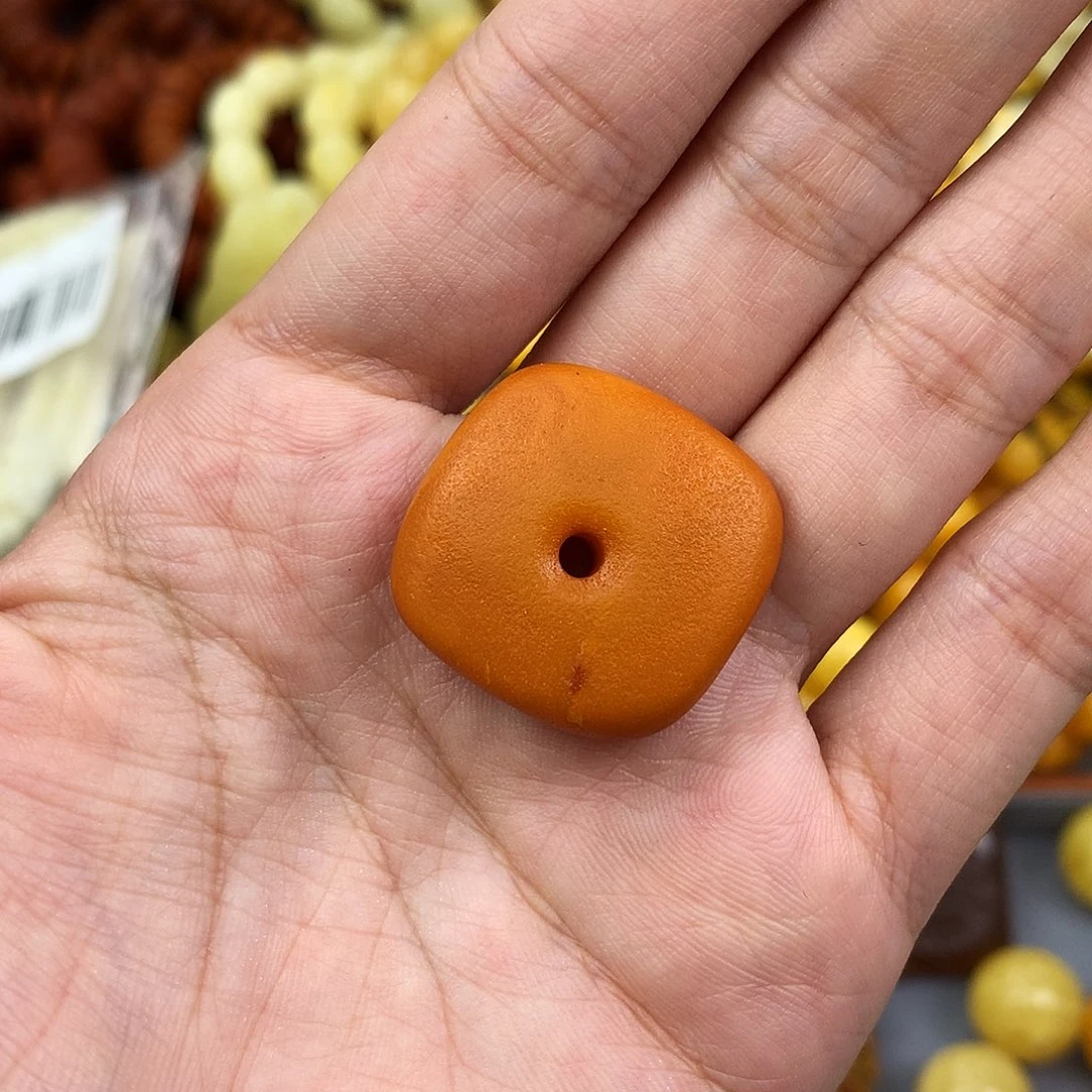 未镶嵌琥珀珠宝奇石