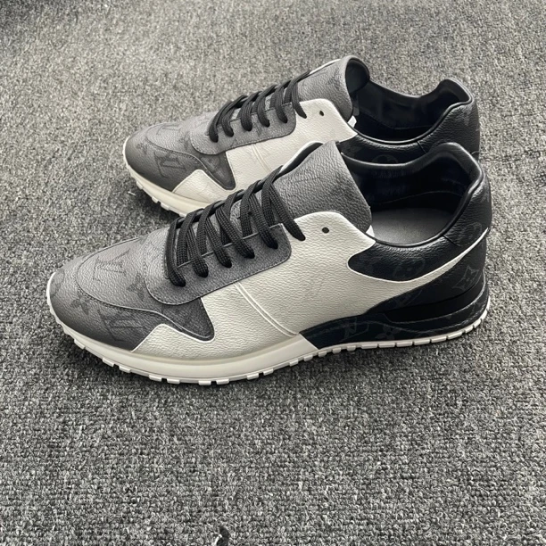 95新 LouisVuitton/路易威登 RunAway黑白低帮鞋42码98新公价9350