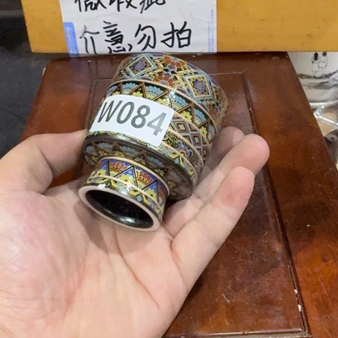 微瑕疵介意勿拍陶瓷器皿A881底部微瑕疵介意勿拍