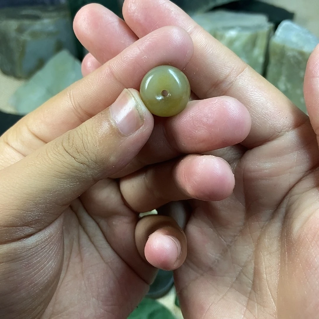 和田玉（糖玉）未镶嵌珠宝奇石