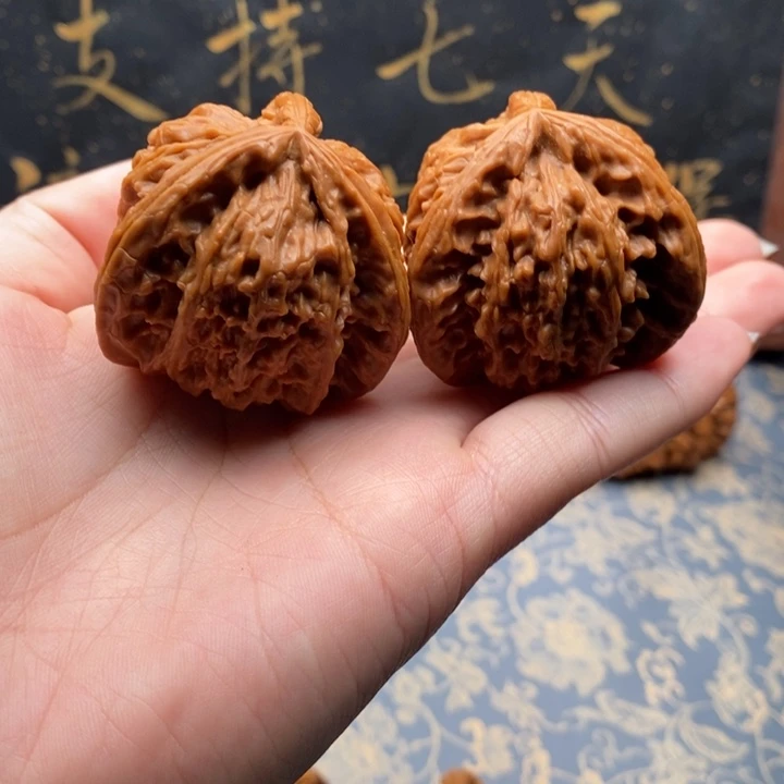 *****吊坠文玩核桃白狮