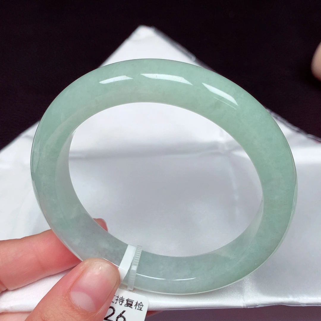 翡翠未镶嵌手镯正圈56.8