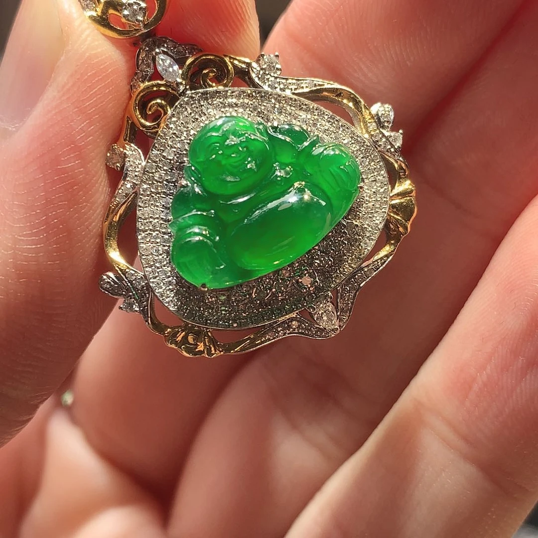 翡翠18K金镶嵌颈饰