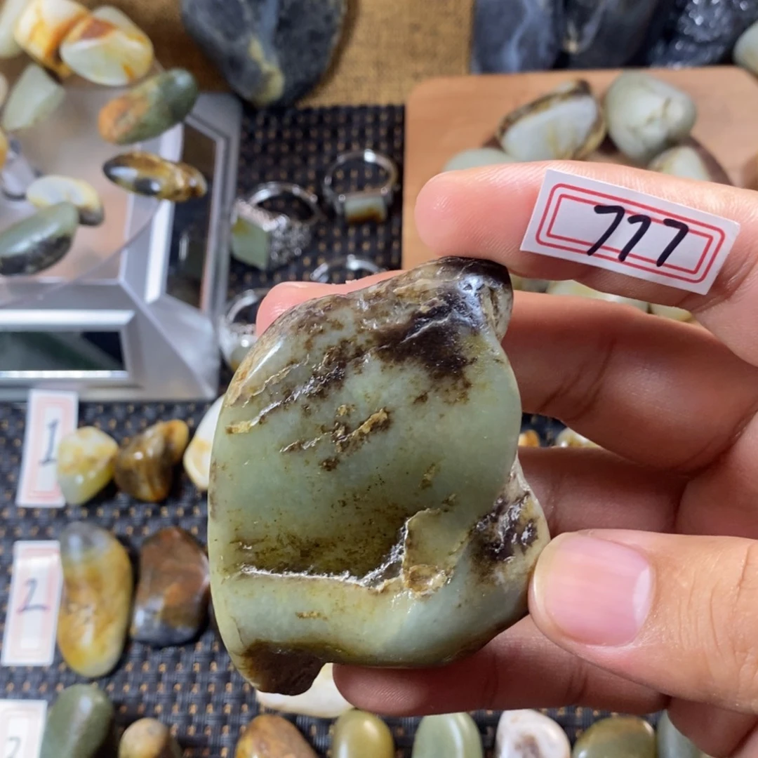 和田玉（糖玉）未镶嵌挂件