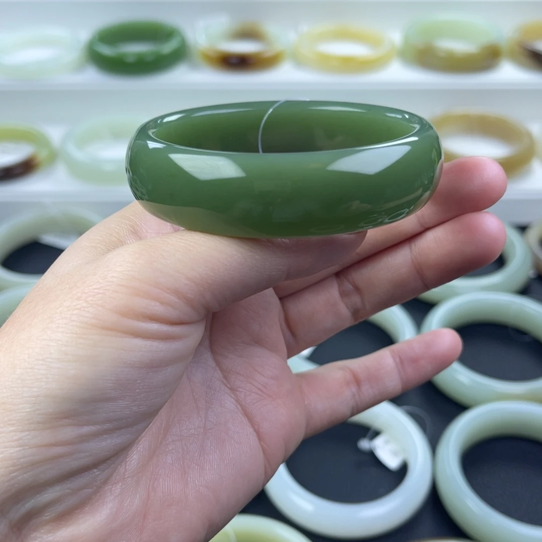 和田玉未镶嵌手镯