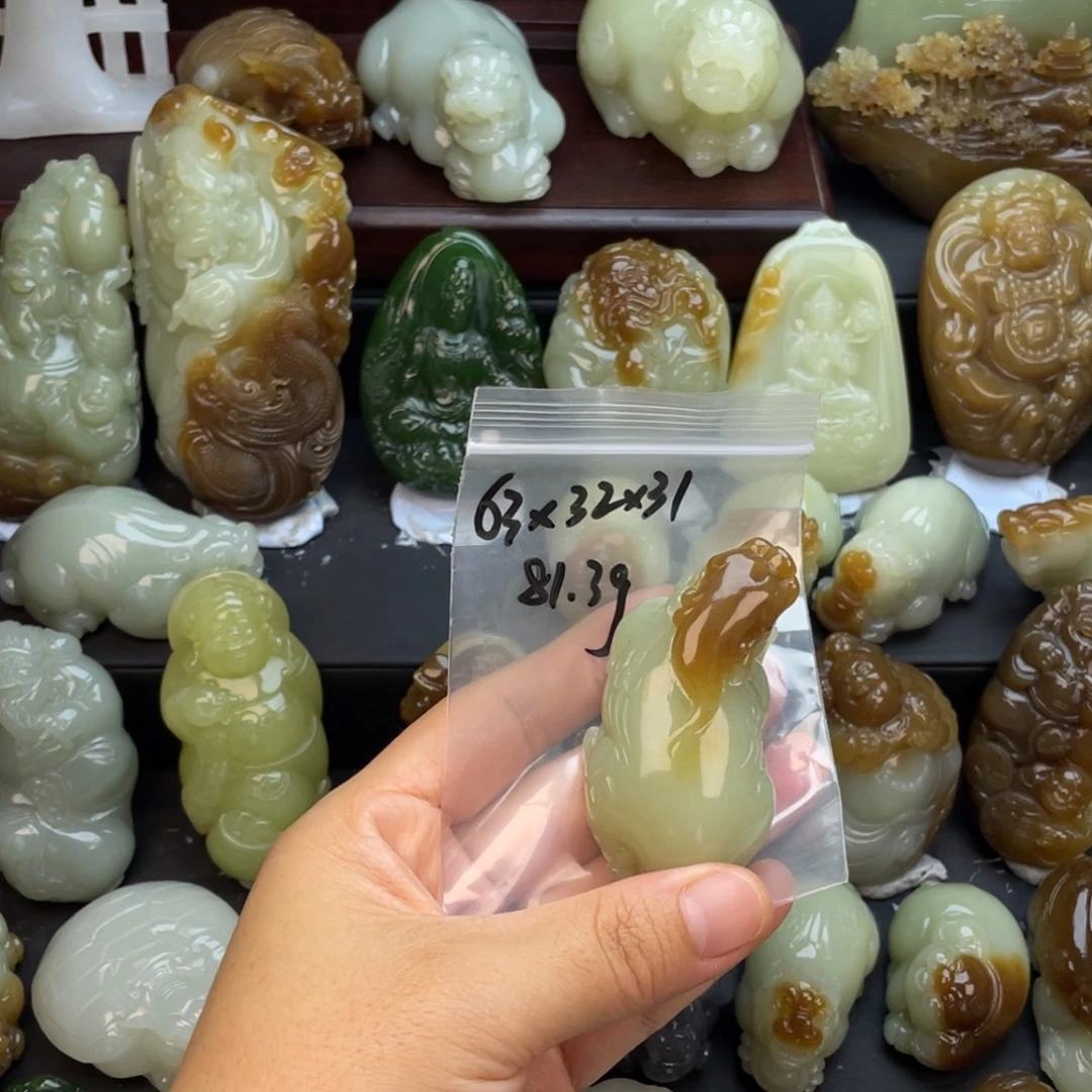 人***心颈饰未镶嵌和田玉