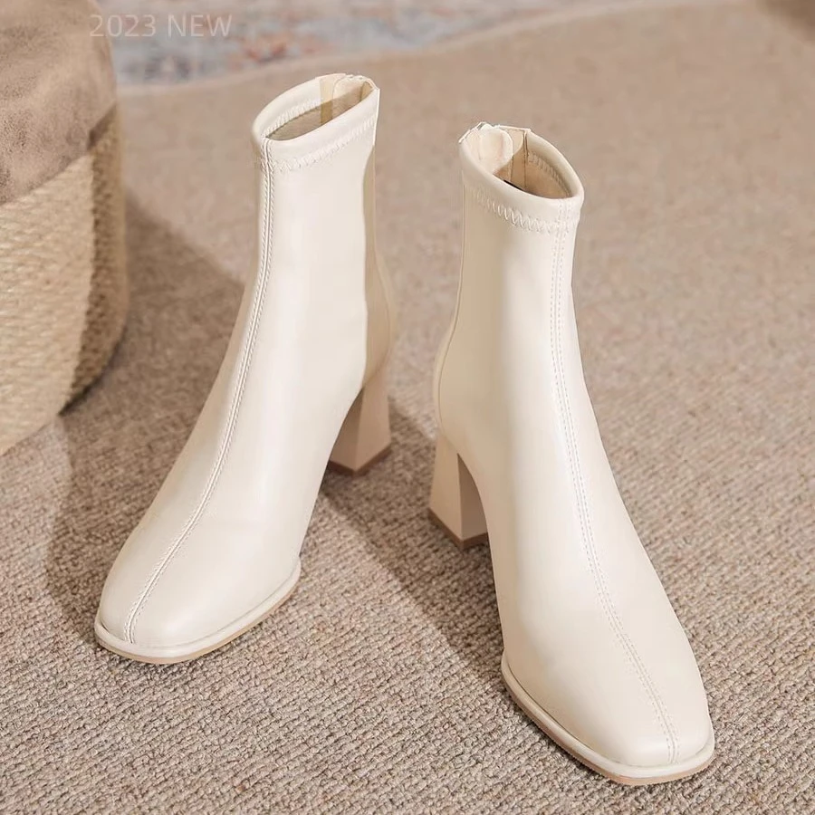 2025今年流行靴子明星同款鞋女款瘦瘦靴高跟鞋秋冬短靴赫本风格鞋
