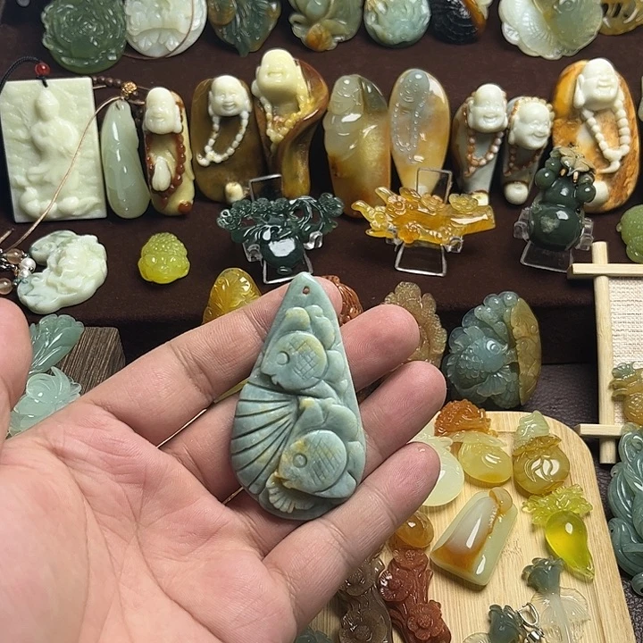 蛇纹石玉合金颈饰