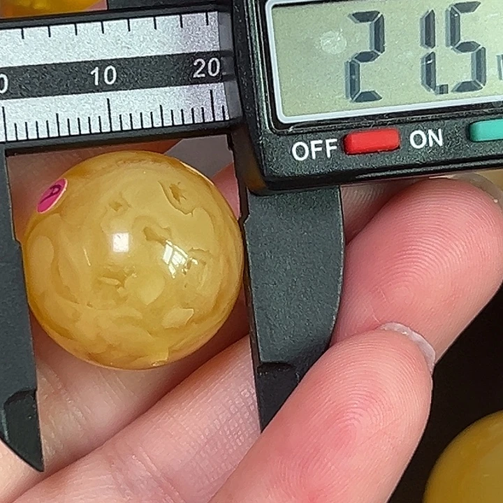 蜜蜡未镶嵌裸石微瑕285