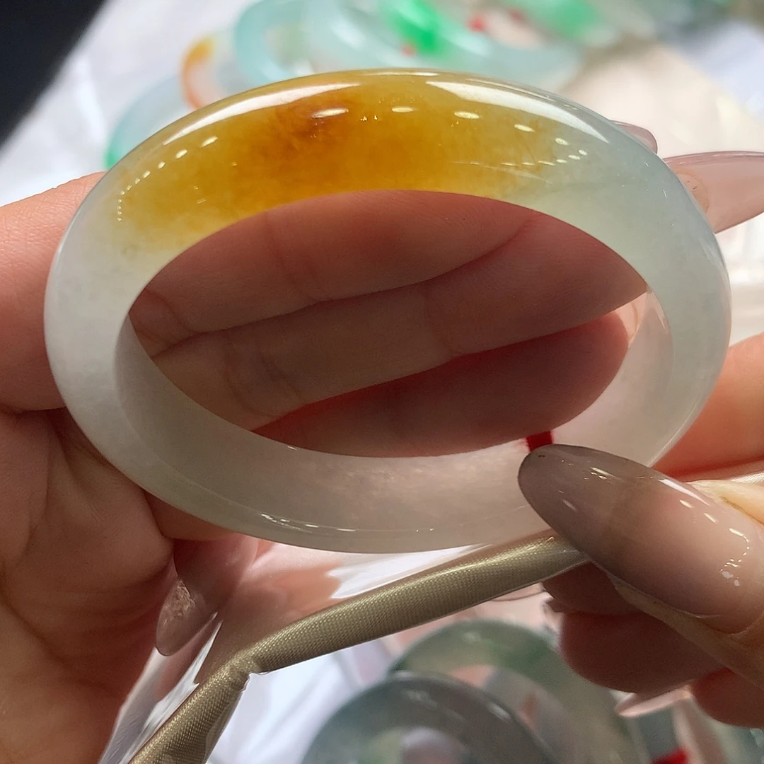 翡翠未镶嵌手镯53.3贵妃