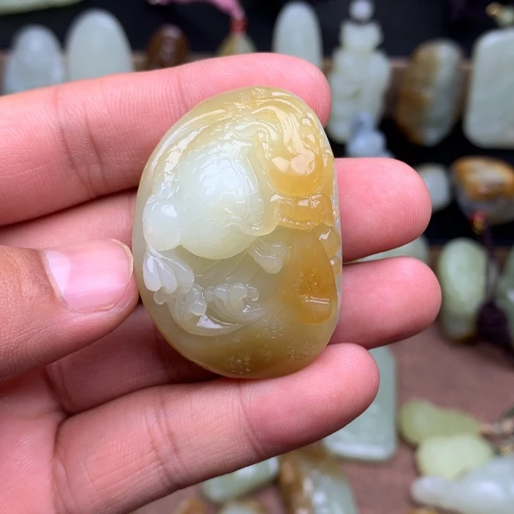 和田玉（糖玉）未镶嵌颈饰