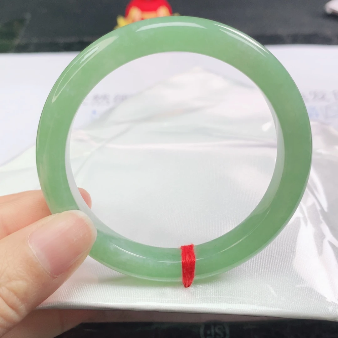 翡翠未镶嵌手镯正