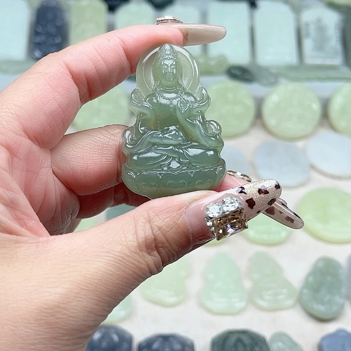 尛***和田玉未镶嵌颈饰