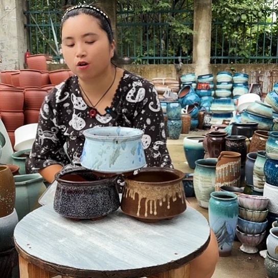 口15高11瑕疵随机三个盆子。