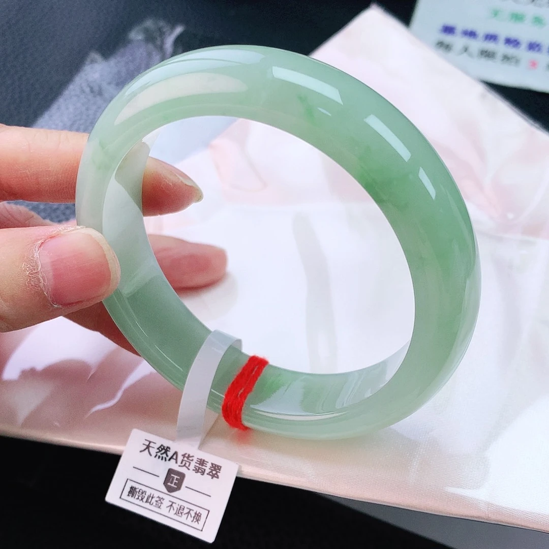 翡翠手镯未镶嵌59轮胎