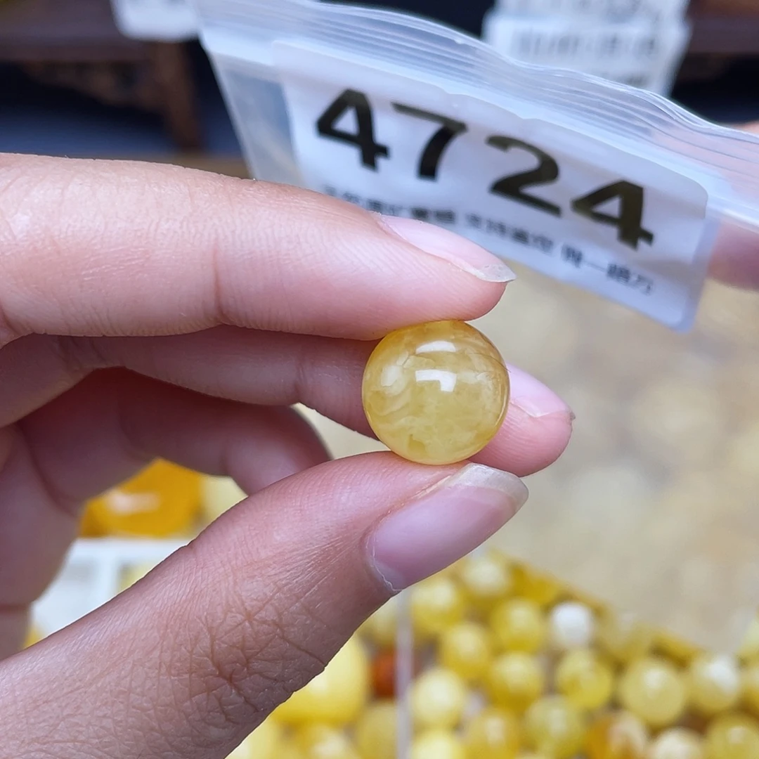 蜜蜡未镶嵌珠宝奇石12.2沙眼