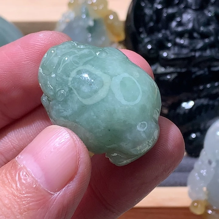 翡翠未镶嵌颈饰金蟾
