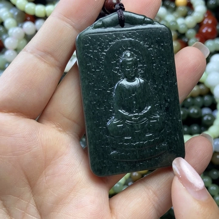 颈饰未镶嵌透闪石质玉
