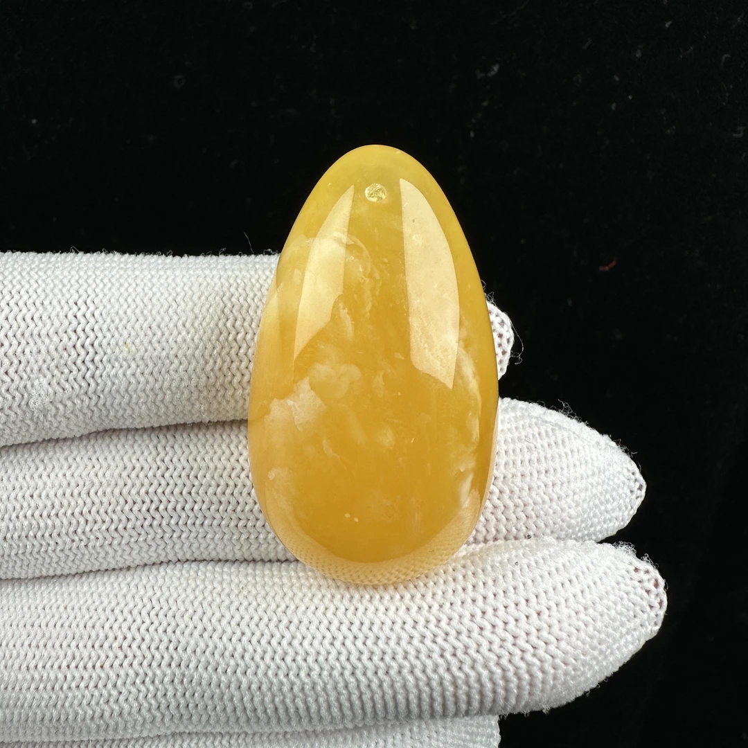 Y1169天然原矿蜜蜡 满蜡飘花水滴牌 24*41*14mm抖音基地质检发货