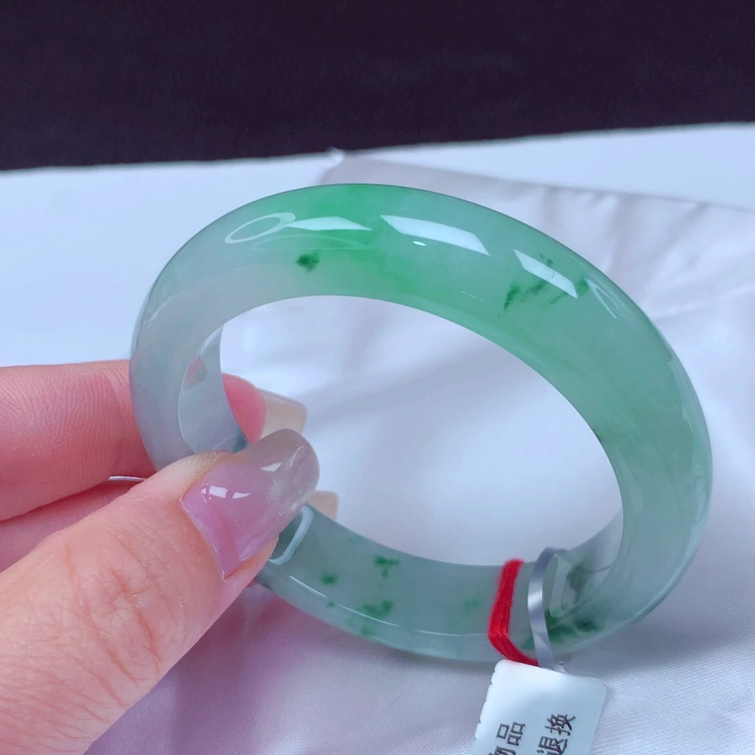 翡翠手镯未镶嵌手镯88