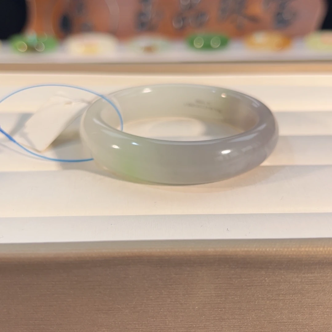 和田玉未镶嵌手镯紫白翠三色